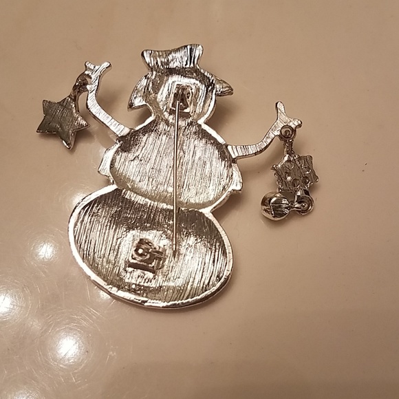 Holiday Snowman pin - Picture 2 of 2